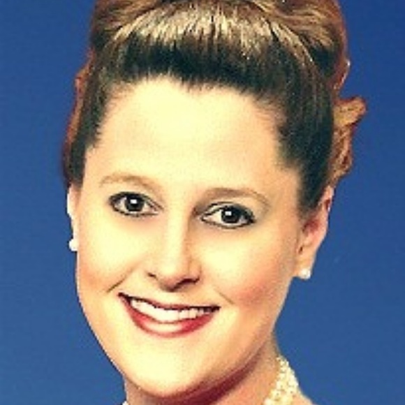 Meet your Posher, Colleen - Picture 1 of 2